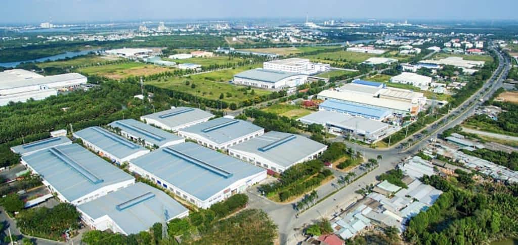 Thị trấn Mái Dầm là nơi tập trung nhiều nhất các KCN, quy tụ hoạt động sản xuất kinh doanh, thương mại sầm uất. 