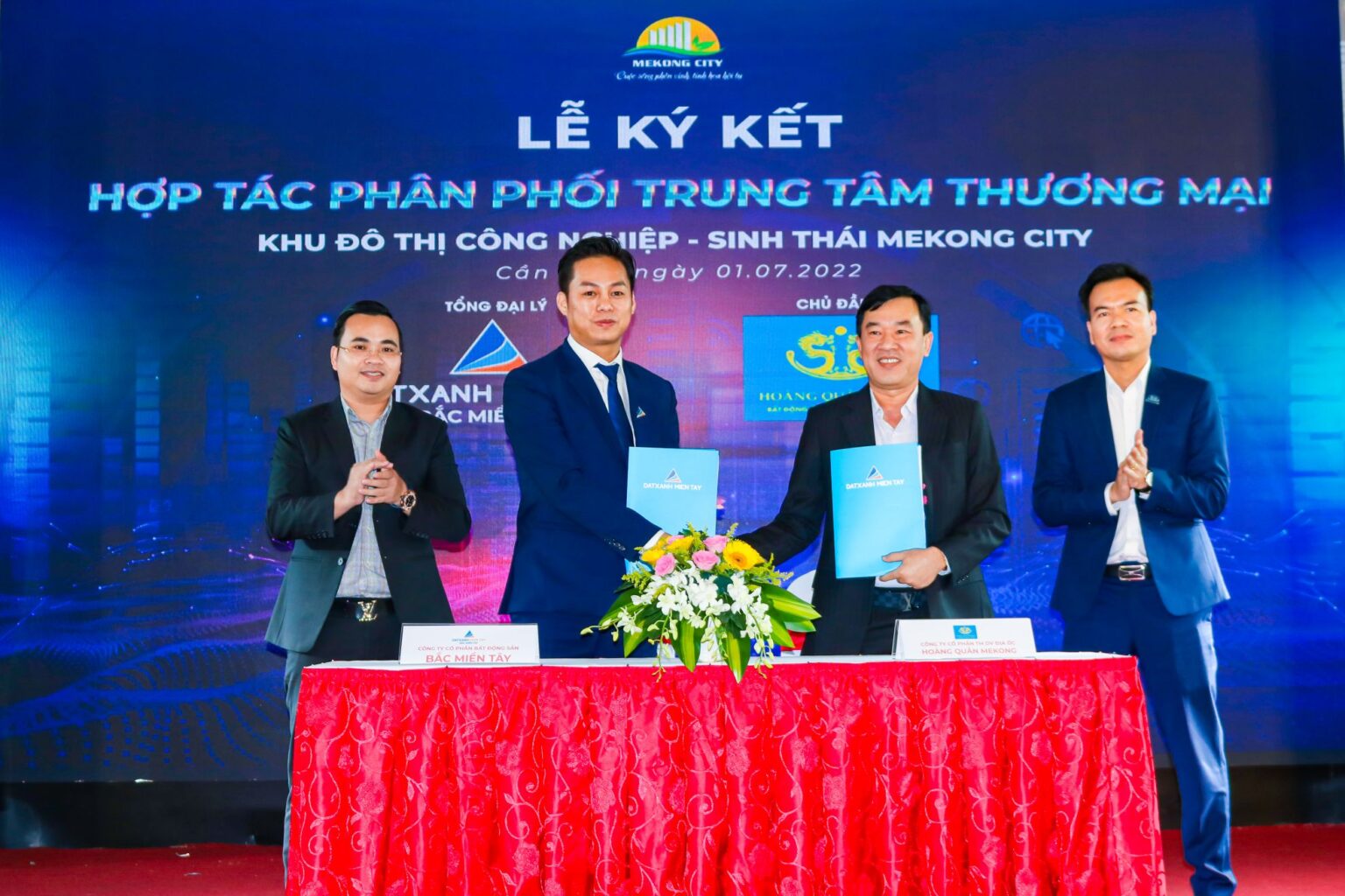 Công ty CP BĐS Bắc Miền Tây (thành viên Tổng công ty Đất Xanh Miền Tây) ký kết hợp tác phân phối dự án khu đô thị Công nghiệp Sinh thái Mekong City với chủ đầu tư Hoàng Quân.