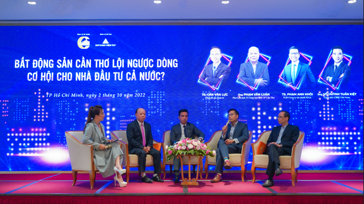 Talkshow "Bất động sản Cần Thơ lội ngược dòng, cơ hội cho nhà đầu tư bất động sản cả nước" có sự tham dự của các diễn giả hàng đầu trong lĩnh vực tài chính, bất động sản